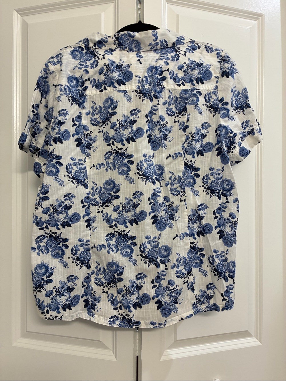 Karen Scott White Button-Front Shirt with Blue Floral Print - Picture 4 of 4